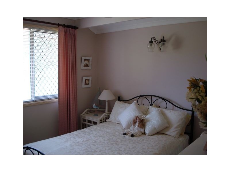 24 Wyena Avenue, Lamb Island QLD 4184