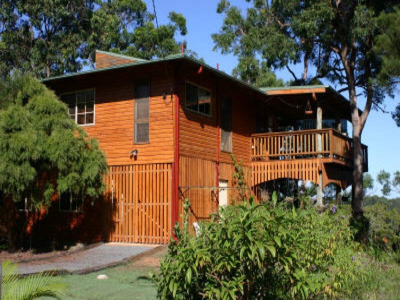 28 Calm Waters Crescent, Macleay Island QLD 4184