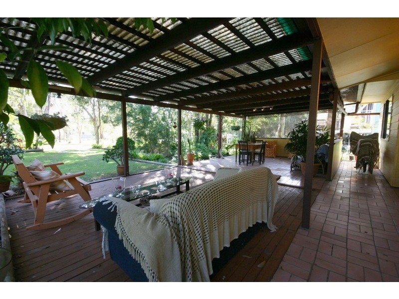 8 Whiting Street, Macleay Island QLD 4184