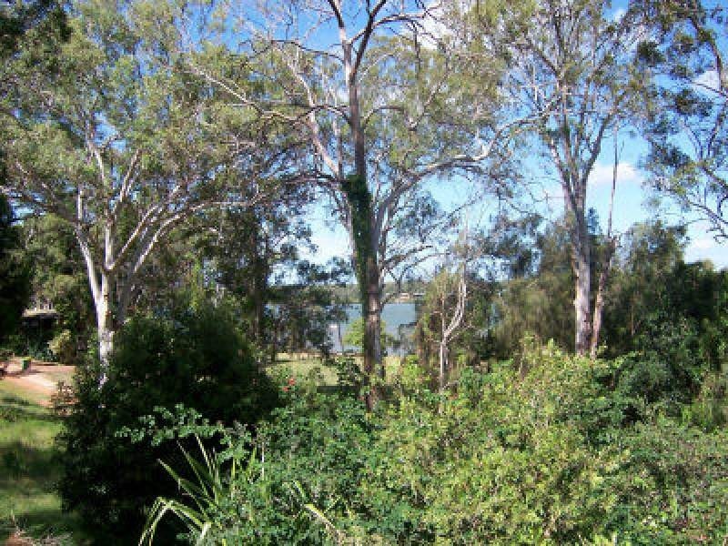 18 Cliff Terrace, Macleay Island QLD 4184