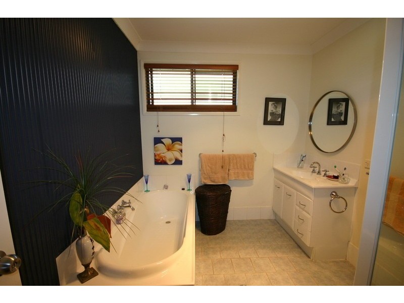 23 George Street, Macleay Island QLD 4184