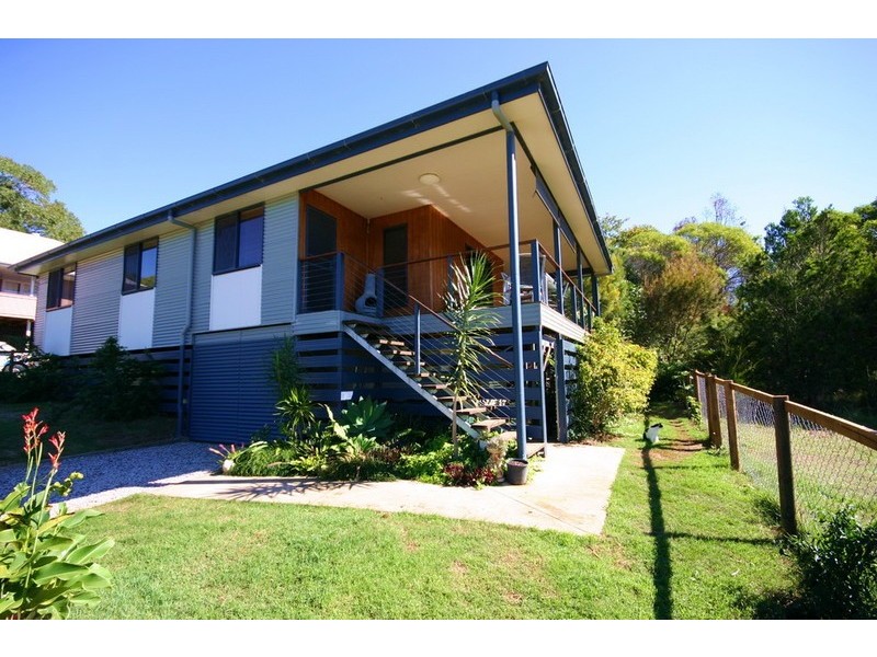 23 George Street, Macleay Island QLD 4184