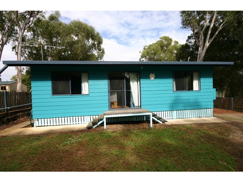 10 Panaroo Street, Macleay Island QLD 4184