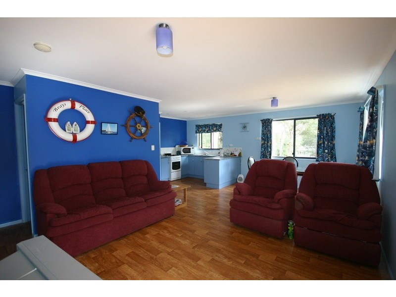 10 Panaroo Street, Macleay Island QLD 4184