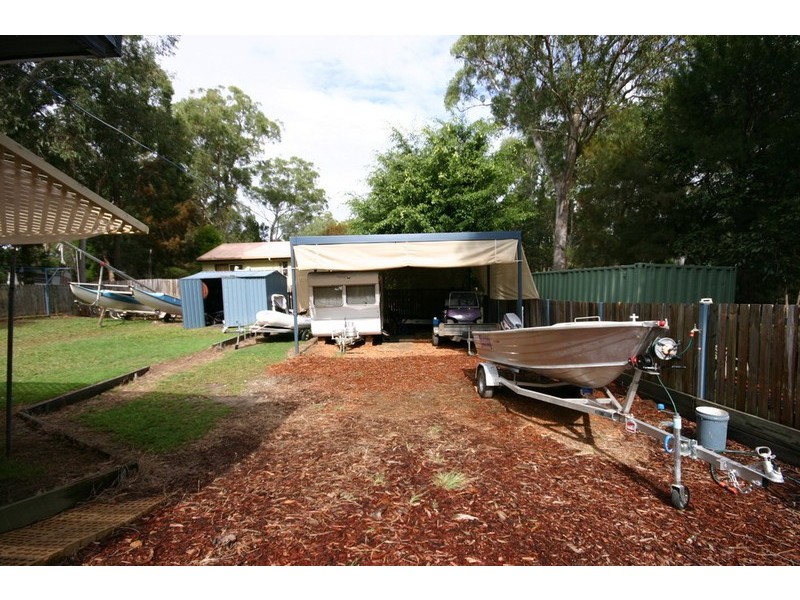 10 Panaroo Street, Macleay Island QLD 4184