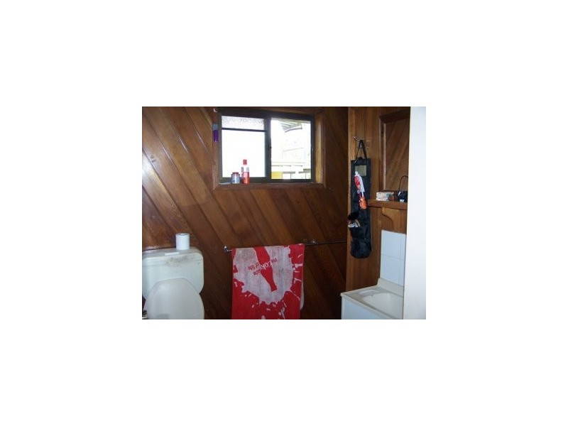 18 Melaleuca Drive, Lamb Island QLD 4184