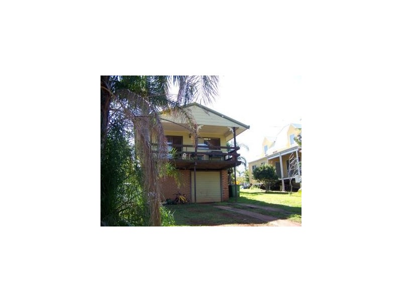 18 Melaleuca Drive, Lamb Island QLD 4184