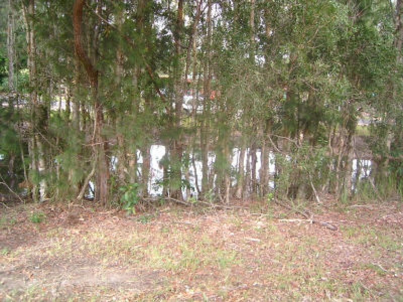 128 High Road Central, Macleay Island QLD 4184