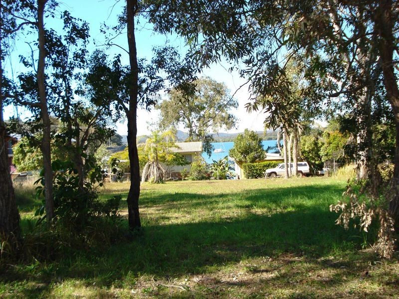 28 Lucas Drive, Lamb Island QLD 4184