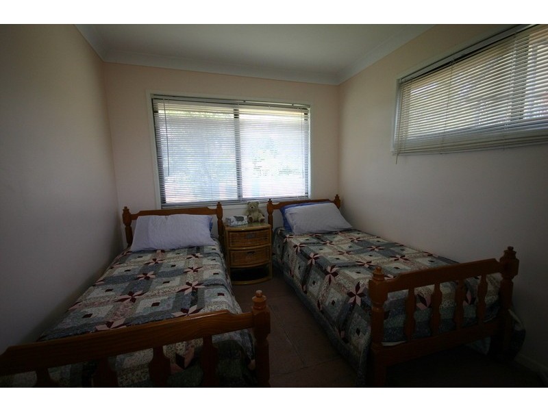 18 Kim Crescent, Macleay Island QLD 4184
