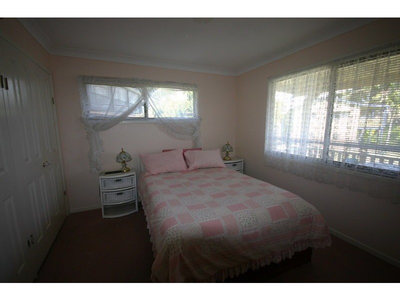 18 Kim Crescent, Macleay Island QLD 4184