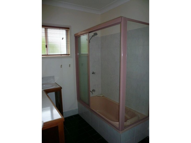 28 Vine Street, Macleay Island QLD 4184