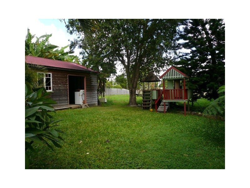 28 Vine Street, Macleay Island QLD 4184