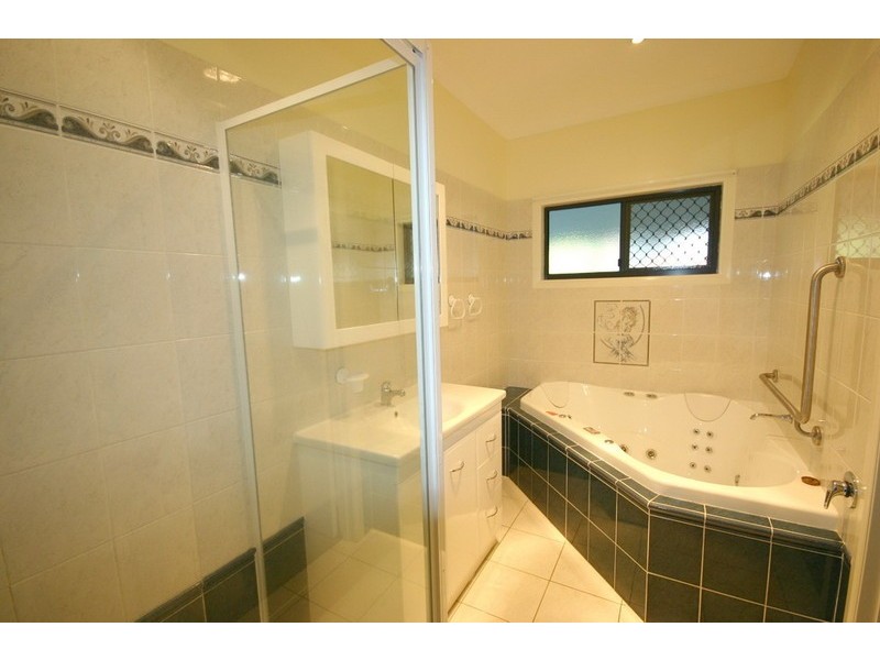 28 Leanne, Macleay Island QLD 4184