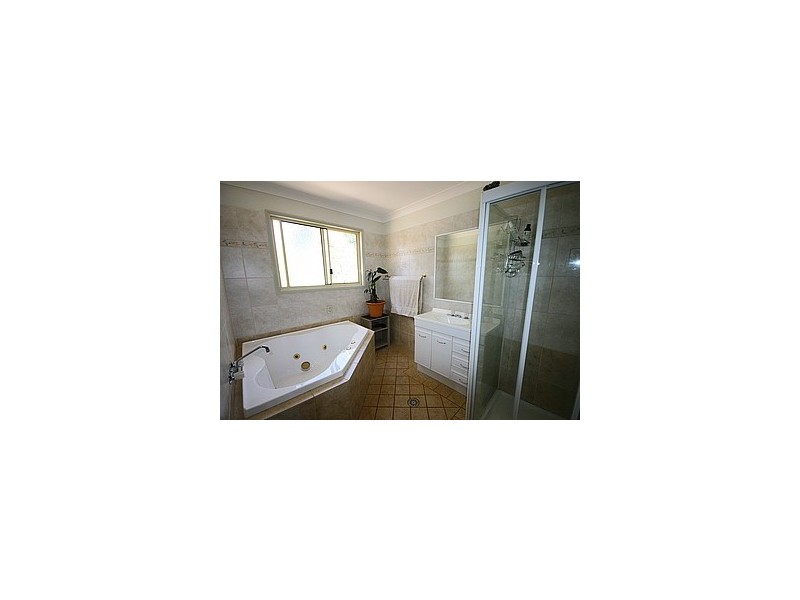 22 Cooee Crescent, Macleay Island QLD 4184