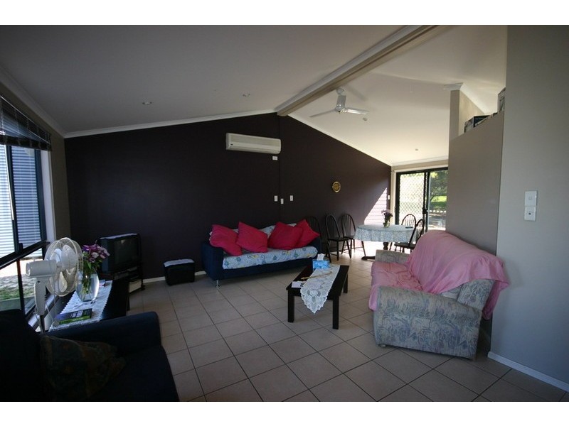 67 Eastbourne, Macleay Island QLD 4184