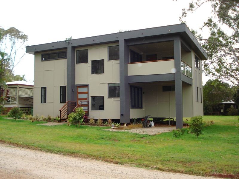 2 June Parade, Lamb Island QLD 4184