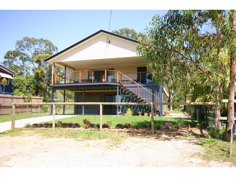 3 Timothy Street, Macleay Island QLD 4184
