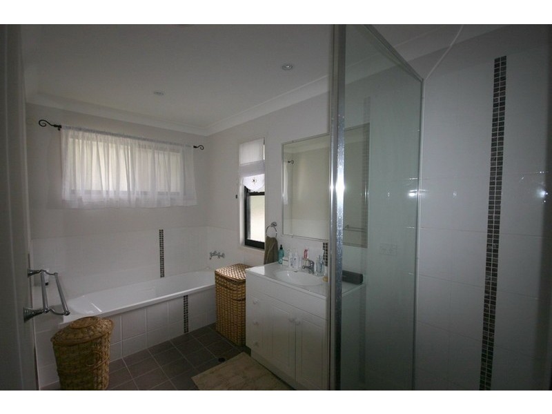 3 Timothy Street, Macleay Island QLD 4184