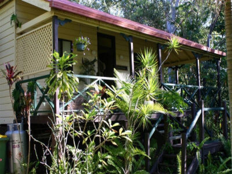 6 Scarborough Terrace, Macleay Island QLD 4184