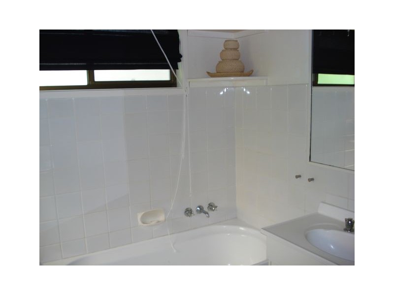 1 Treasure Island Avenue, Karragarra Island QLD 4184