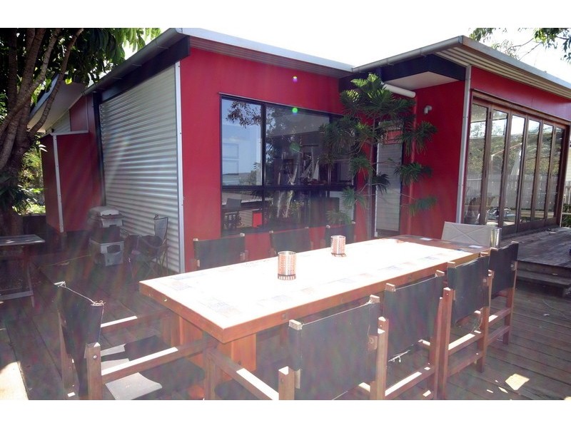 102 Western Road, Macleay Island QLD 4184