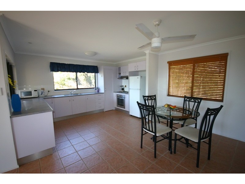 19 Oomool Street, Macleay Island QLD 4184