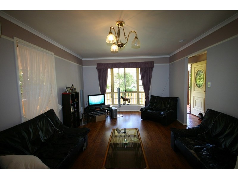 35 Kardinia Street, Macleay Island QLD 4184