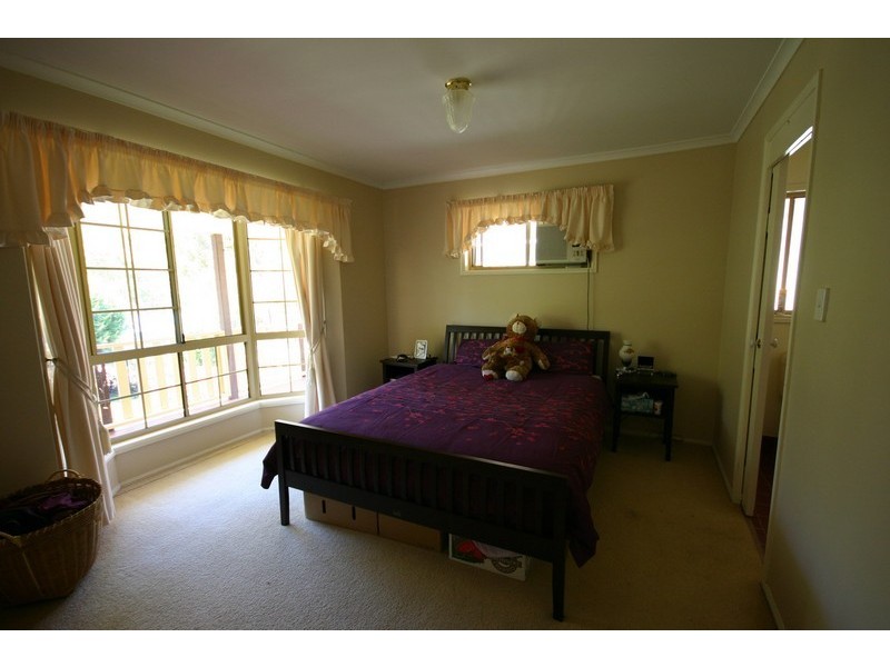 35 Kardinia Street, Macleay Island QLD 4184