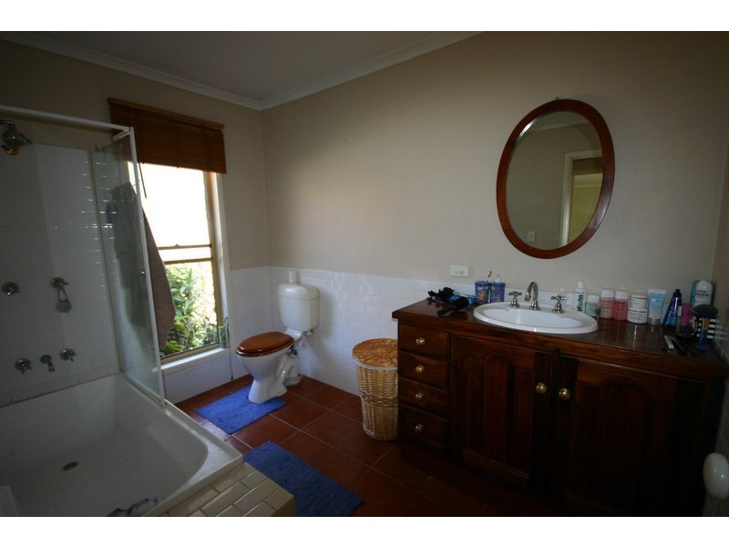 35 Kardinia Street, Macleay Island QLD 4184