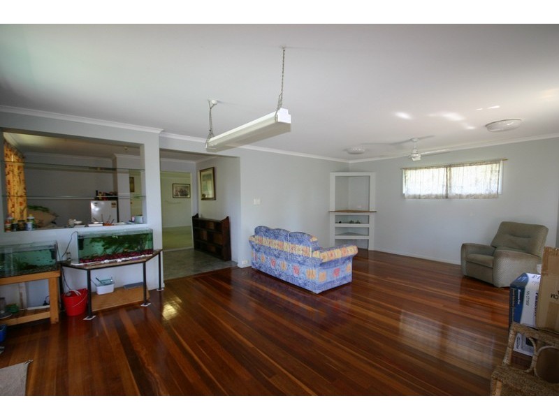 8 Wren Court, Macleay Island QLD 4184