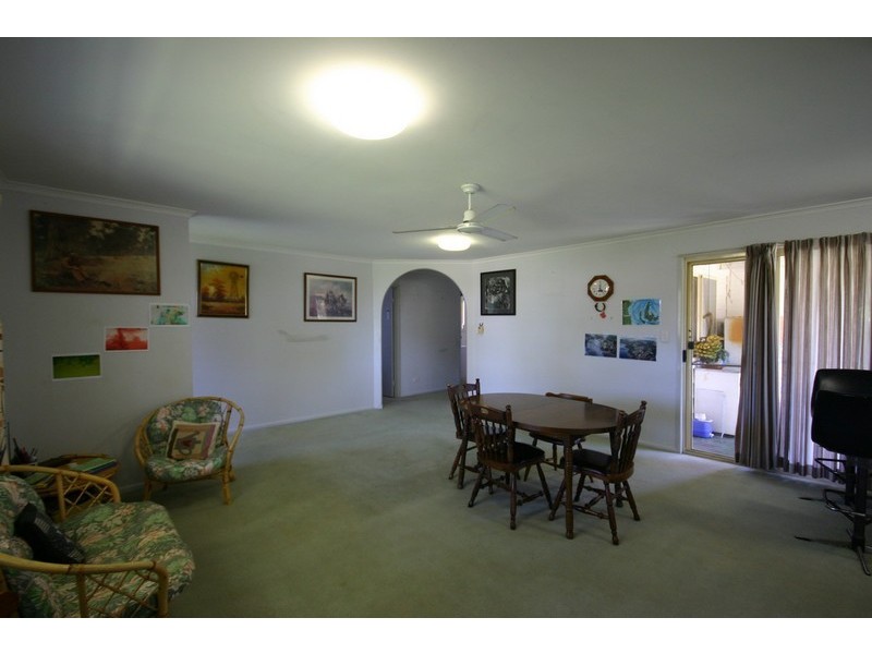 8 Wren Court, Macleay Island QLD 4184