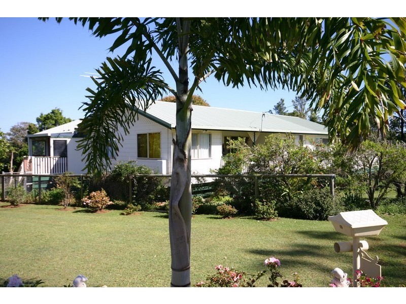 8 Wren Court, Macleay Island QLD 4184