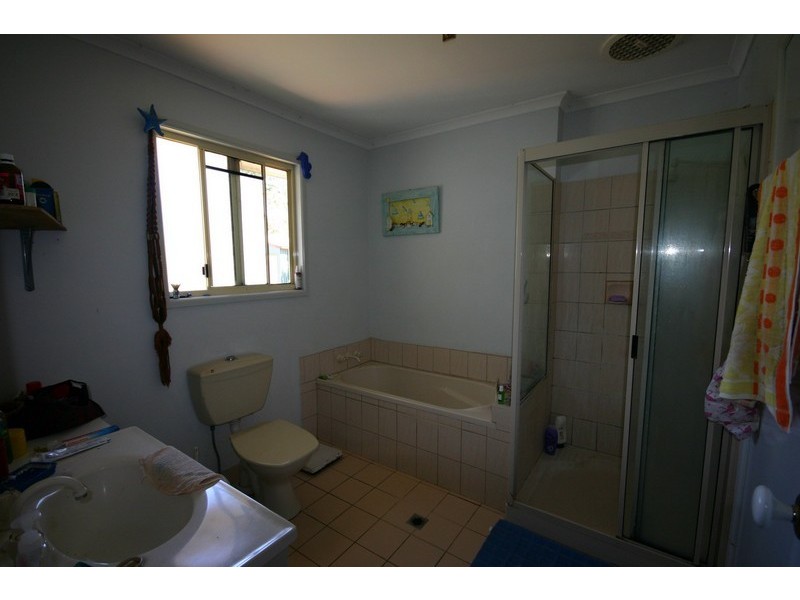 8 Wren Court, Macleay Island QLD 4184