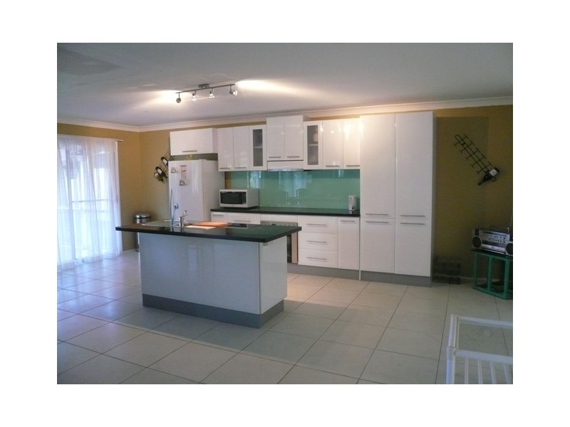 83 Coondooroopa Drive, Macleay Island QLD 4184