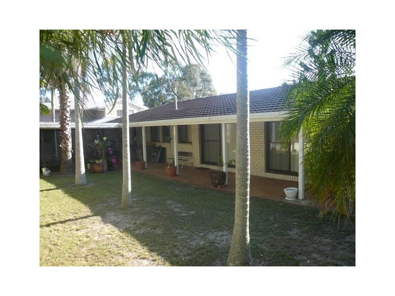 83 Coondooroopa Drive, Macleay Island QLD 4184