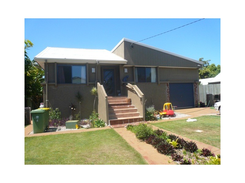 4 Emily Crescent, Macleay Island QLD 4184