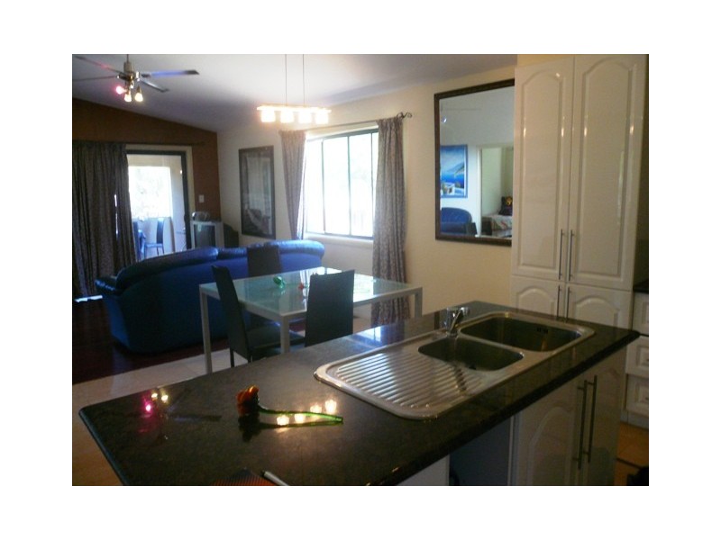 4 Emily Crescent, Macleay Island QLD 4184