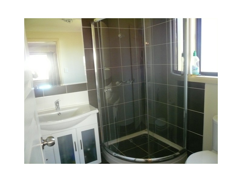 4 Emily Crescent, Macleay Island QLD 4184