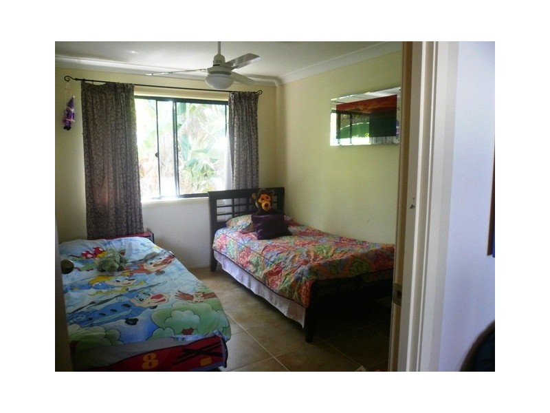 4 Emily Crescent, Macleay Island QLD 4184