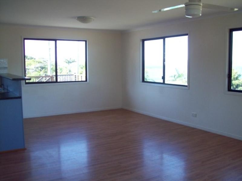 7 Koonwarra Parade, Macleay Island QLD 4184