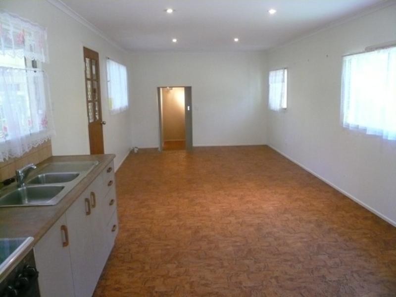 19 Charles Terrace, Macleay Island QLD 4184