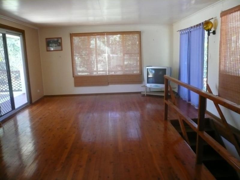 19 Charles Terrace, Macleay Island QLD 4184