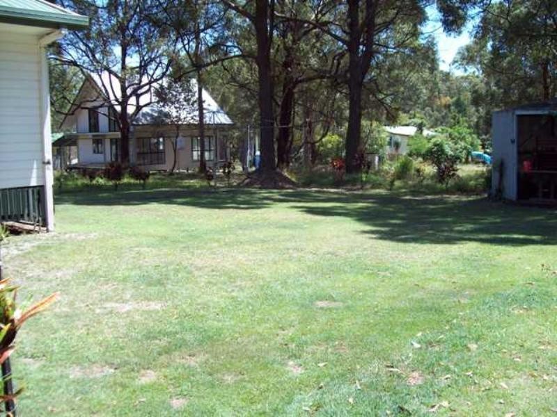 5 Noon-muckle, Macleay Island QLD 4184