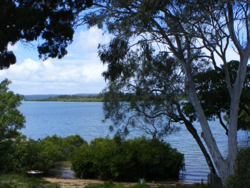 35 Jan Street, Macleay Island QLD 4184