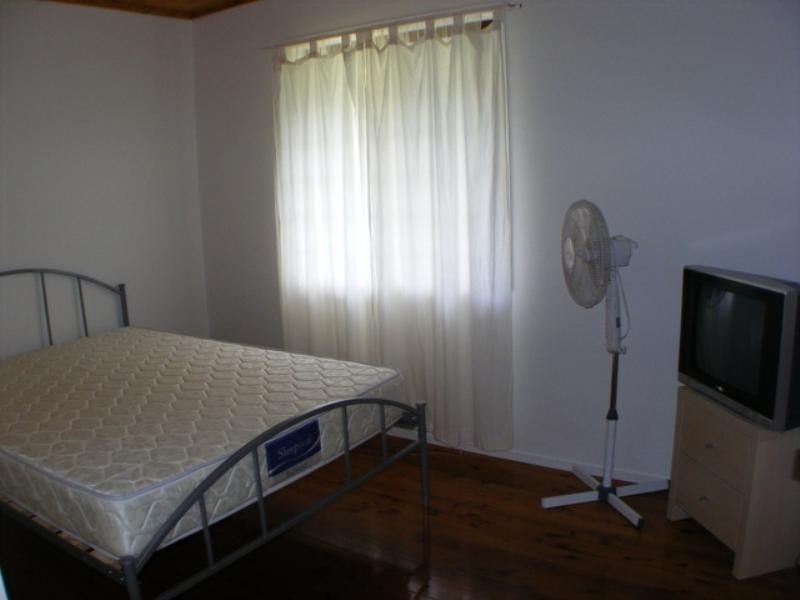 35 Jan Street, Macleay Island QLD 4184