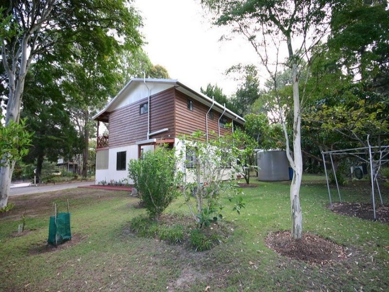 19-21 Barramundi Street, Macleay Island QLD 4184