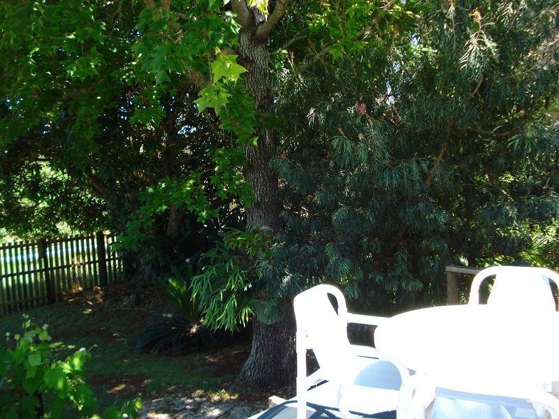 9 Leonie Crescent, Lamb Island QLD 4184