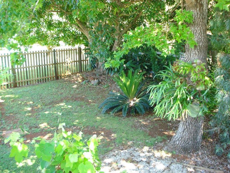 9 Leonie Crescent, Lamb Island QLD 4184