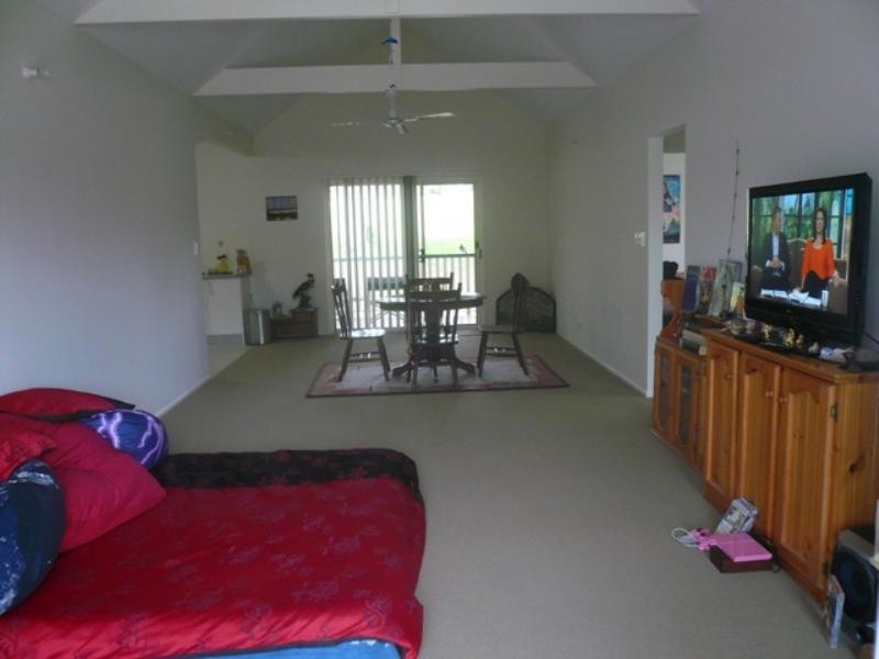 26 francis Road, Macleay Island QLD 4184